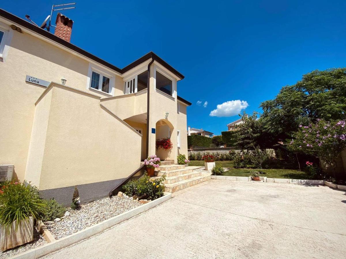 Apartman Luna Sveti Lovreč Pazenatički Zewnętrze zdjęcie