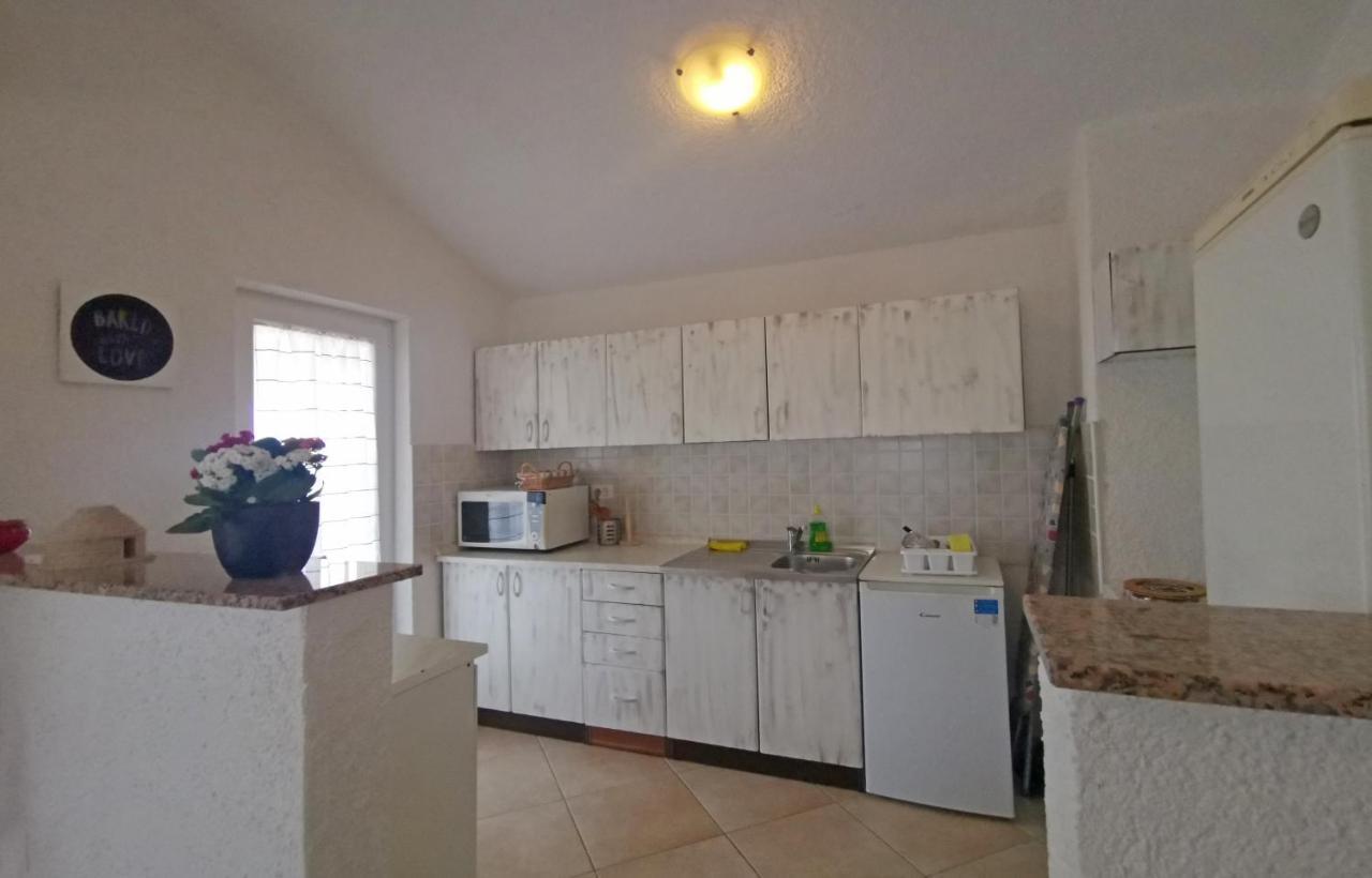 Apartman Luna Sveti Lovreč Pazenatički Zewnętrze zdjęcie