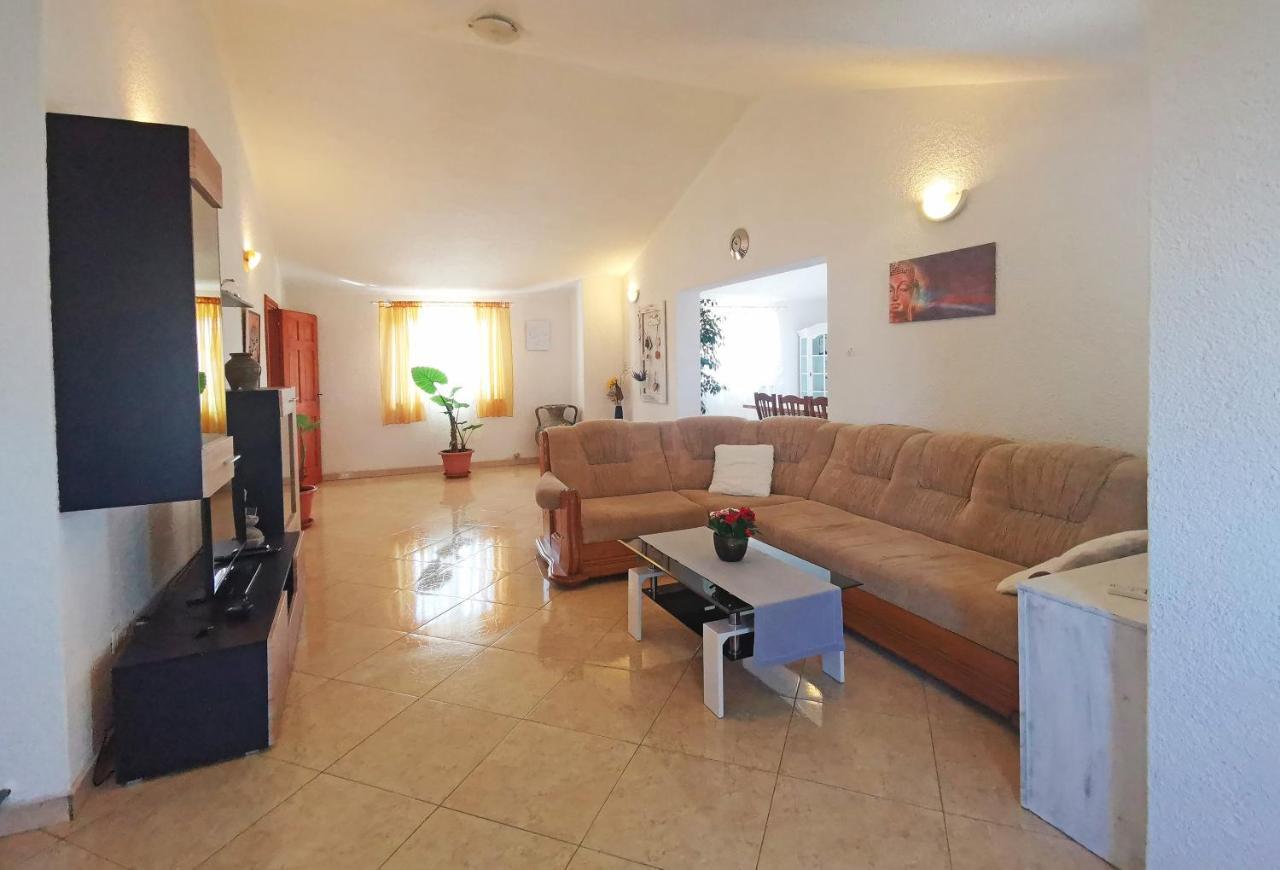 Apartman Luna Sveti Lovreč Pazenatički Zewnętrze zdjęcie