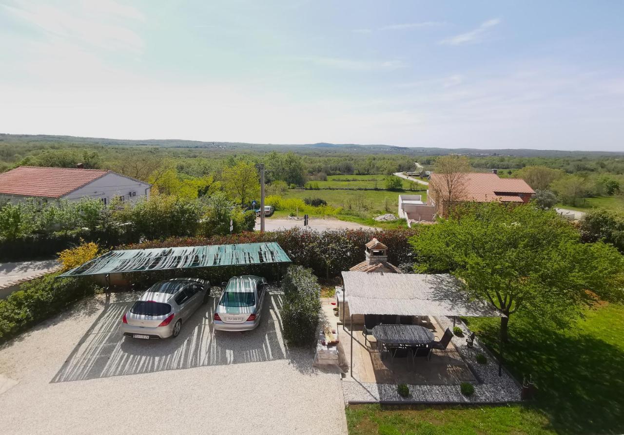 Apartman Luna Sveti Lovreč Pazenatički Zewnętrze zdjęcie
