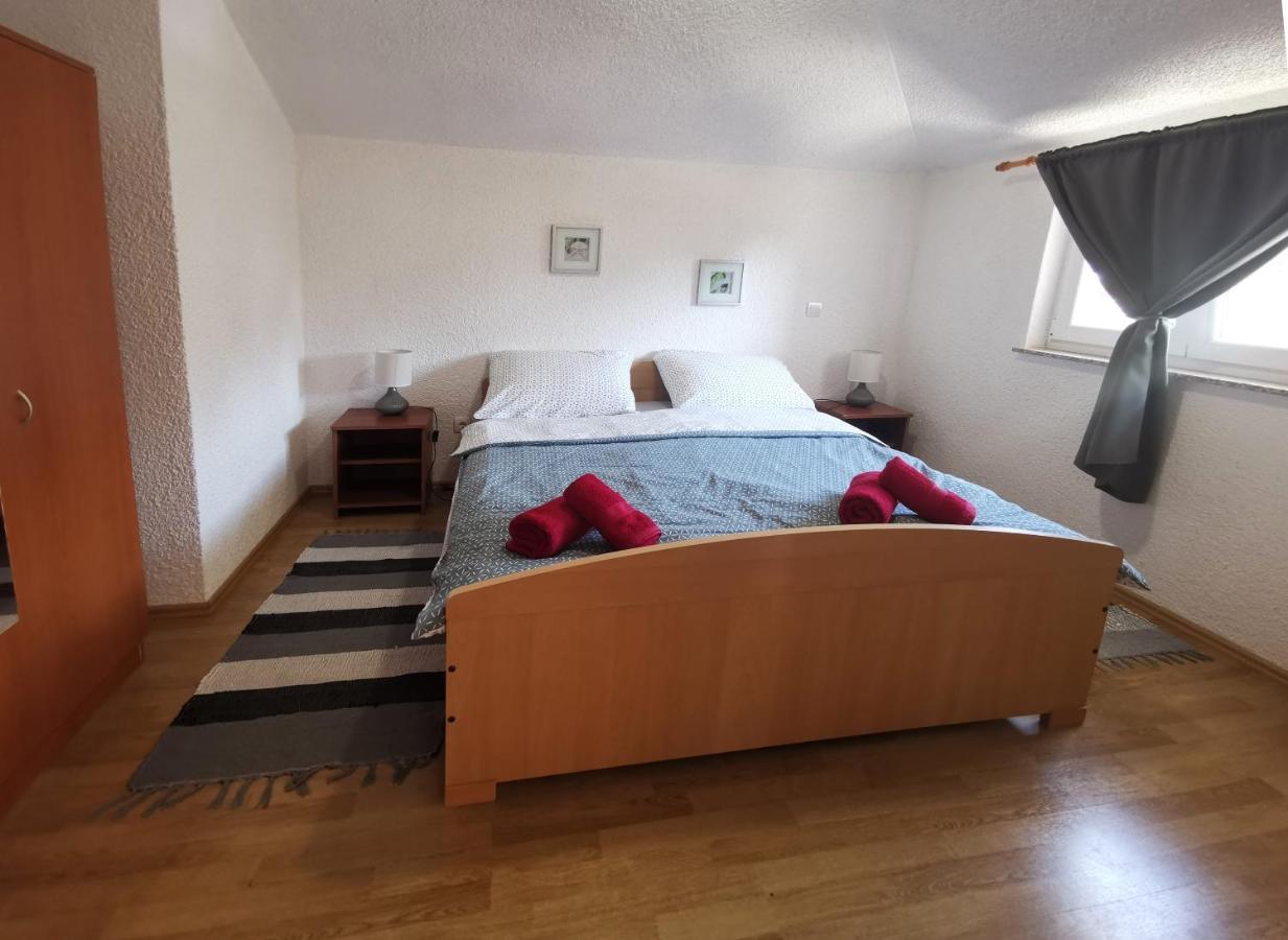 Apartman Luna Sveti Lovreč Pazenatički Zewnętrze zdjęcie