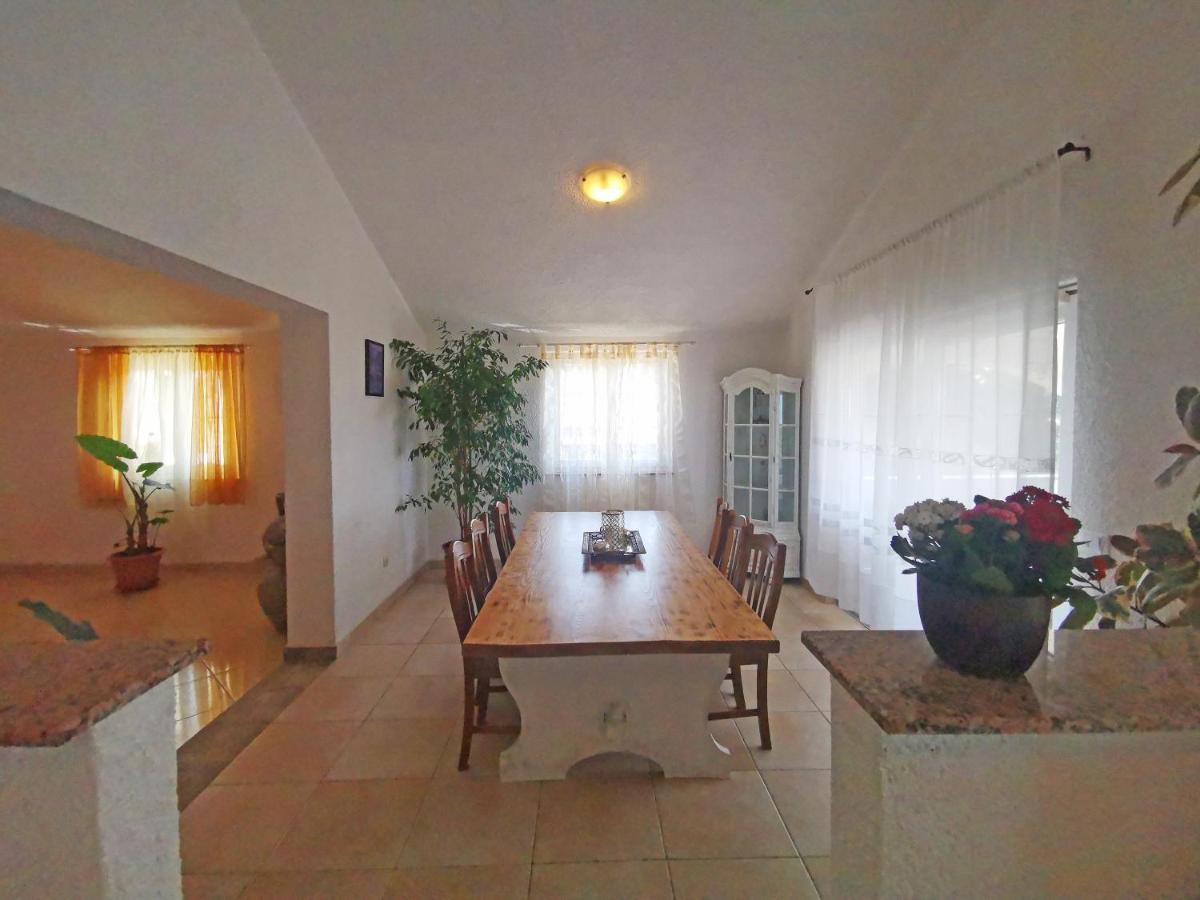 Apartman Luna Sveti Lovreč Pazenatički Zewnętrze zdjęcie